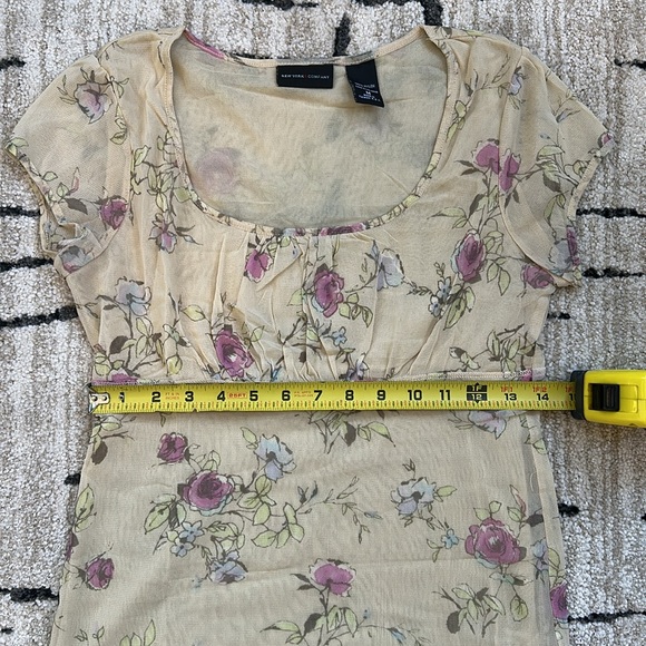 New York & Company Floral Mesh Babydoll Top, Size M - Picture 4 of 8